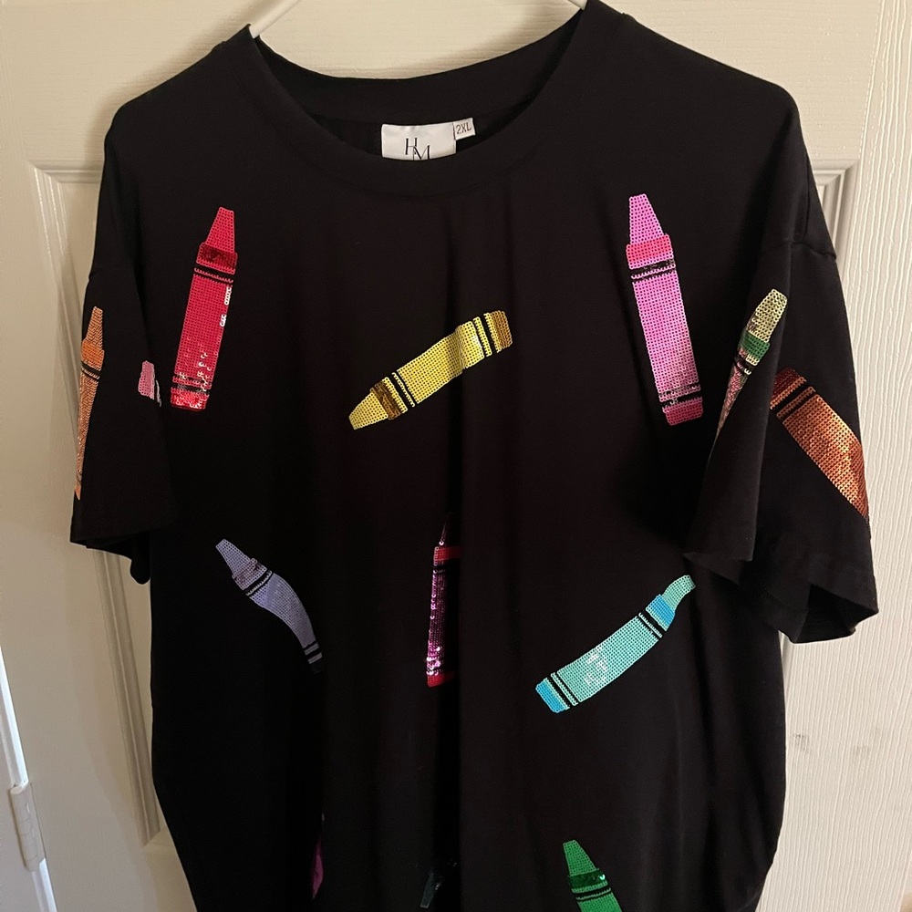 Sequin Crayon Graphic Black Tee